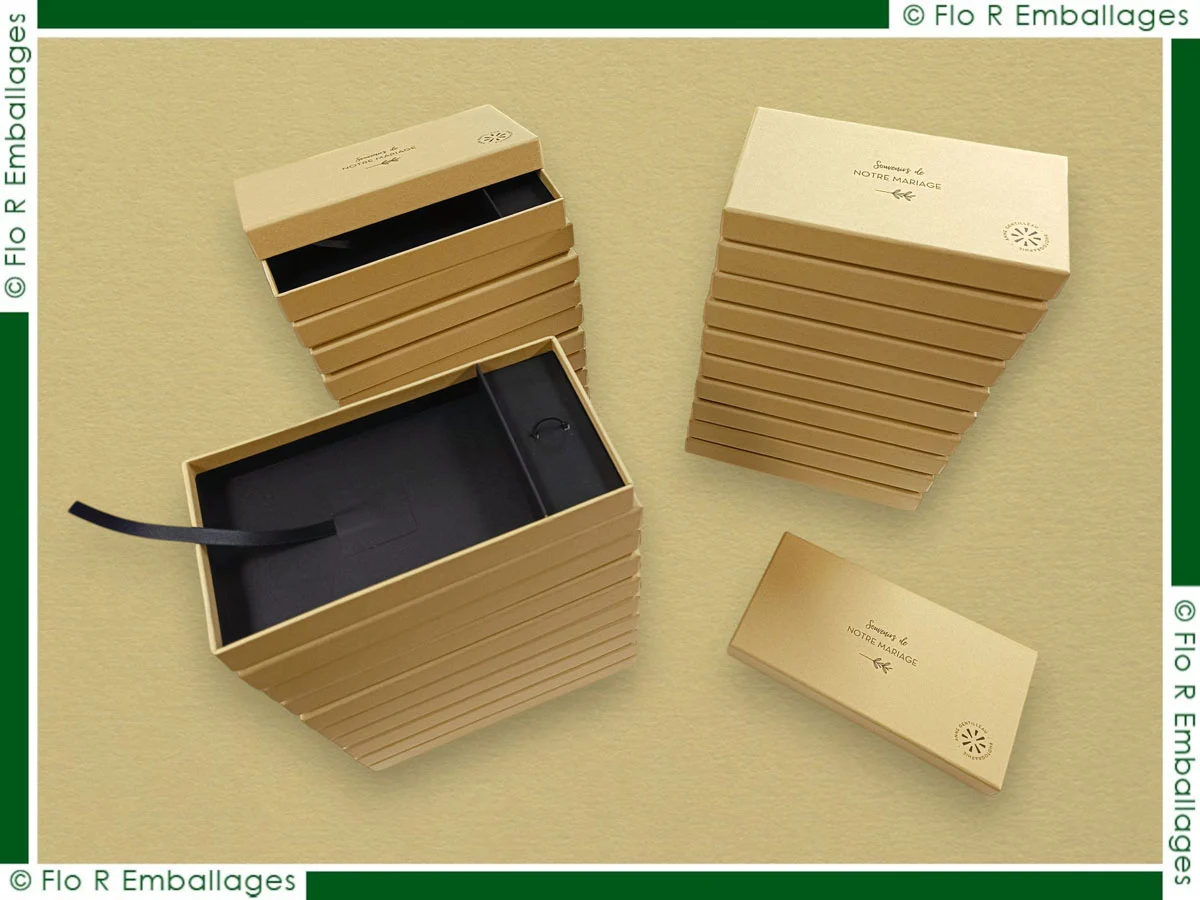 Boîte en carton sur-mesure pour photographes, tirages photo et clés USB de mariage, extérieur papier kraft clair et intérieur noir mat