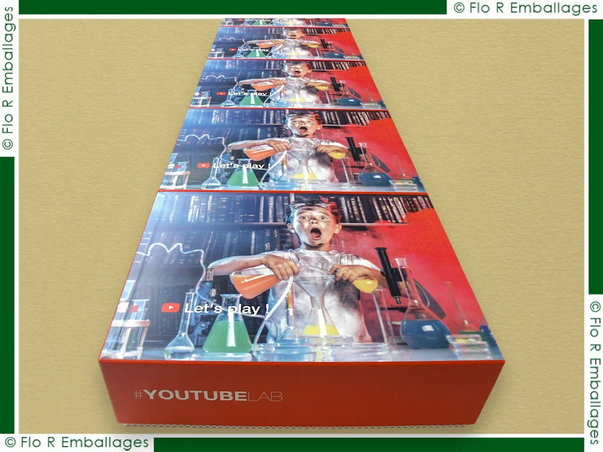 Coffret en carton personnalisé pour un grand groupe, extérieur imprimé en quadri haute précision, intérieur en carton blanc